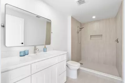 381 NE 43rd Court, Oakland Park, FL 33334 - Photo 15