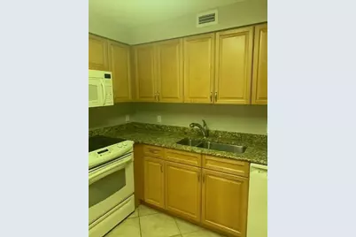 1000 Spanish River Road #3b, Boca Raton, FL 33432 - Photo 5