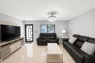 568 SE Chapman Ave, Port Saint Lucie, FL 34984 - Photo 15