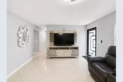 568 SE Chapman Avenue, Port Saint Lucie, FL 34984 - Photo 13