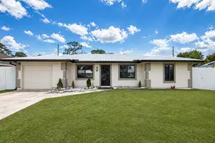 568 SE Chapman Ave, Port Saint Lucie, FL 34984 - Photo 5