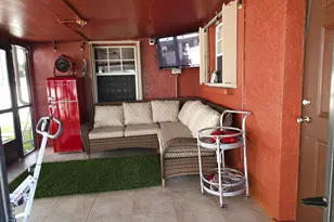 637 Dogwood Rd, West Palm Beach, FL 33409 - Photo 21