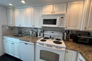 333 NE 21st Ave, Deerfield Beach, FL 33441 - Photo 5