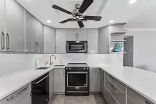 1027 Farnham O, Deerfield Beach, FL 33442 - Photo 5