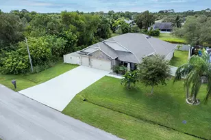 1662 SE North Blackwell Dr, Port Saint Lucie, FL 34952 - Photo 1