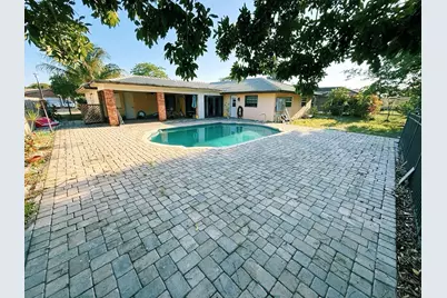 8753 NW 27th Street, Coral Springs, FL 33065 - Photo 11