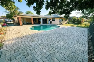 8753 NW 27th St, Coral Springs, FL 33065 - Photo 11