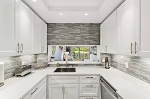 401 Pinecrest Cir, Jupiter, FL 33458 - Photo 9