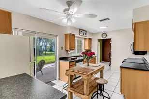 9603 NW 73rd St, Tamarac, FL 33321 - Photo 17