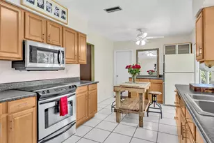 9603 NW 73rd St, Tamarac, FL 33321 - Photo 15