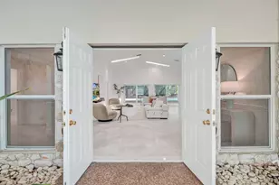 2401 NW 39th St, Boca Raton, FL 33431 - Photo 3