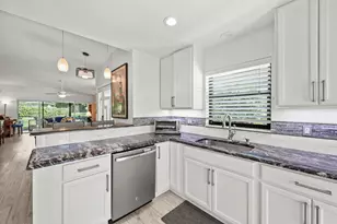 3660 Freshwater Dr, Jupiter, FL 33477 - Photo 15