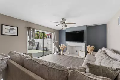 1425 Oxford Lane, Boynton Beach, FL 33426 - Photo 5