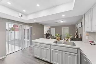 1425 Oxford Ln, Boynton Beach, FL 33426 - Photo 9