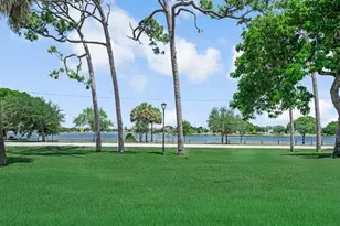 2004 Lake Osborne Dr, Lake Worth Beach, FL 33461 - Photo 3