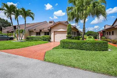 4733 S Fountains Dr S, Lake Worth, FL 33467 - Photo 3