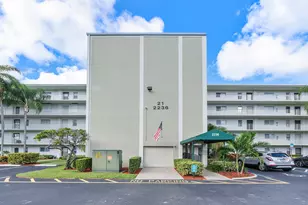 2236 N Cypress Bend Dr, Pompano Beach, FL 33069 - Photo 25