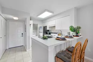 2236 N Cypress Bend Dr, Pompano Beach, FL 33069 - Photo 3