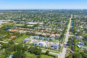 13044 Davie Oaks Dr, Davie, FL 33325 - Photo 5