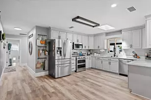 5588 SE Lamay Dr, Stuart, FL 34997 - Photo 11