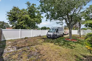 7945 SE Fairchild Wy, Hobe Sound, FL 33455 - Photo 9