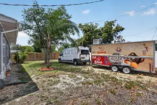 7945 SE Fairchild Wy, Hobe Sound, FL 33455 - Photo 11