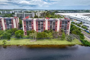 2200 S Cypress Bend Dr, Pompano Beach, FL 33069 - Photo 33
