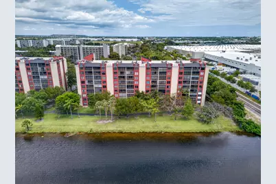 2200 S Cypress Bend Drive #101, Pompano Beach, FL 33069 - Photo 33