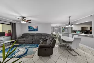 2200 S Cypress Bend Dr, Pompano Beach, FL 33069 - Photo 15