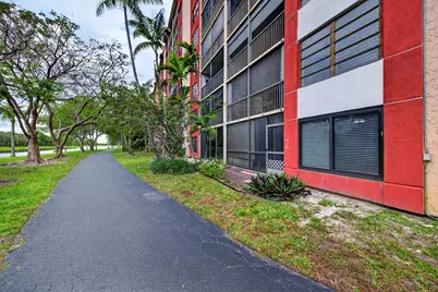 2200 S Cypress Bend Drive #101, Pompano Beach, FL 33069 - Photo 27