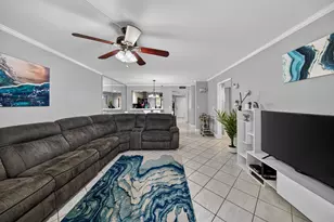 2200 S Cypress Bend Dr, Pompano Beach, FL 33069 - Photo 15