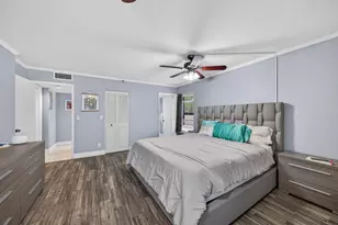 2200 S Cypress Bend Dr, Pompano Beach, FL 33069 - Photo 21