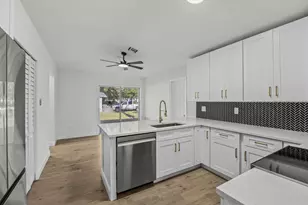 945 SE Forrest Park Dr, Stuart, FL 34994 - Photo 3