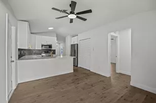 945 SE Forrest Park Dr, Stuart, FL 34994 - Photo 9