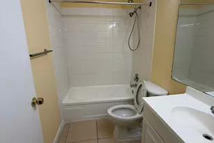 4700 NW 9th Ct, Plantation, FL 33317 - Photo 15