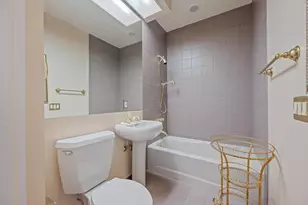 23 Sloans Curve Dr, Palm Beach, FL 33480 - Photo 19