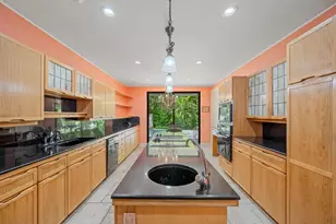 23 Sloans Curve Dr, Palm Beach, FL 33480 - Photo 9