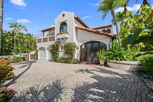 23 Sloans Curve Dr, Palm Beach, FL 33480 - Photo 1