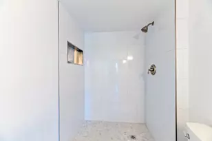 2226 N Cypress Bend Dr, Pompano Beach, FL 33069 - Photo 9