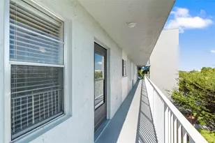 2226 N Cypress Bend Dr, Pompano Beach, FL 33069 - Photo 23