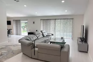 330 Sandalwood Ln, Boca Raton, FL 33487 - Photo 7
