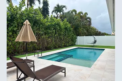 330 Sandalwood Lane, Boca Raton, FL 33487 - Photo 1