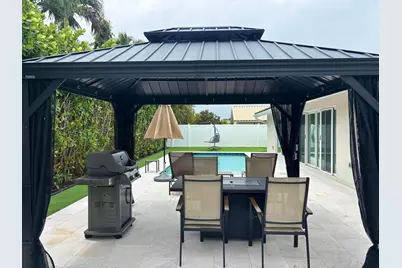 330 Sandalwood Lane, Boca Raton, FL 33487 - Photo 9