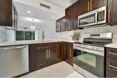 6181 Balboa Circle #303, Boca Raton, FL 33433 - Photo 3