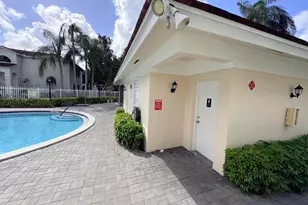 12060 NW 11th St, Pembroke Pines, FL 33026 - Photo 19
