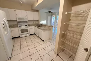 12060 NW 11th St, Pembroke Pines, FL 33026 - Photo 11