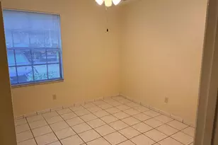 12060 NW 11th St, Pembroke Pines, FL 33026 - Photo 9