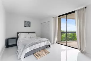 2425 Presidential Way, West Palm Beach, FL 33401 - Photo 15