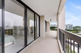 2425 Presidential Way, West Palm Beach, FL 33401 - Photo 21