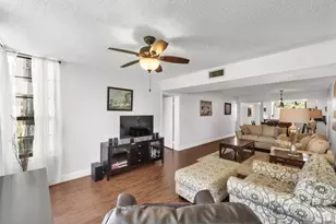 3716 Whitehall Dr, West Palm Beach, FL 33401 - Photo 13